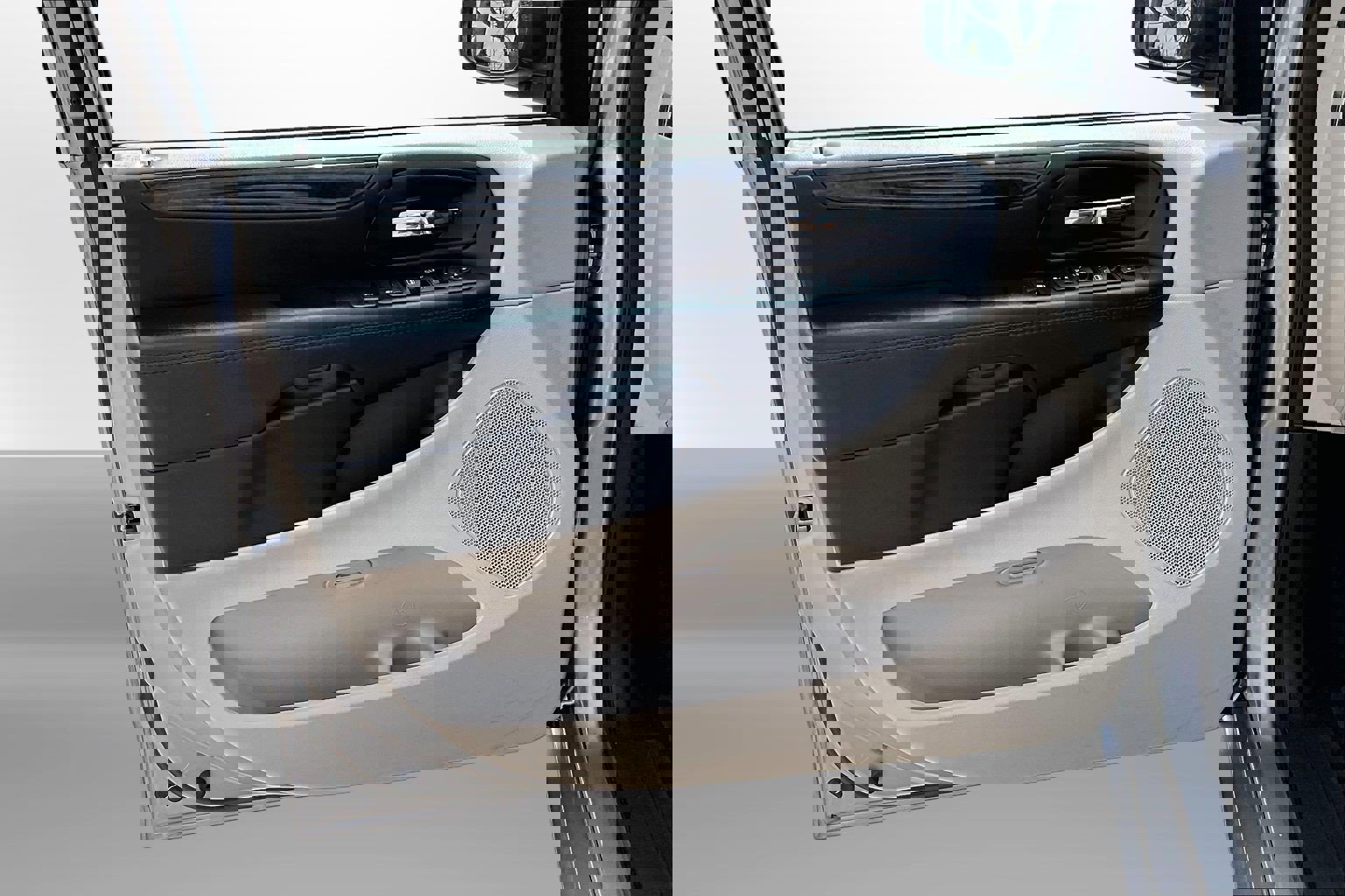 Used 2020 Dodge Grand Caravan SE w/ UConnect Hands-Free Group image 25