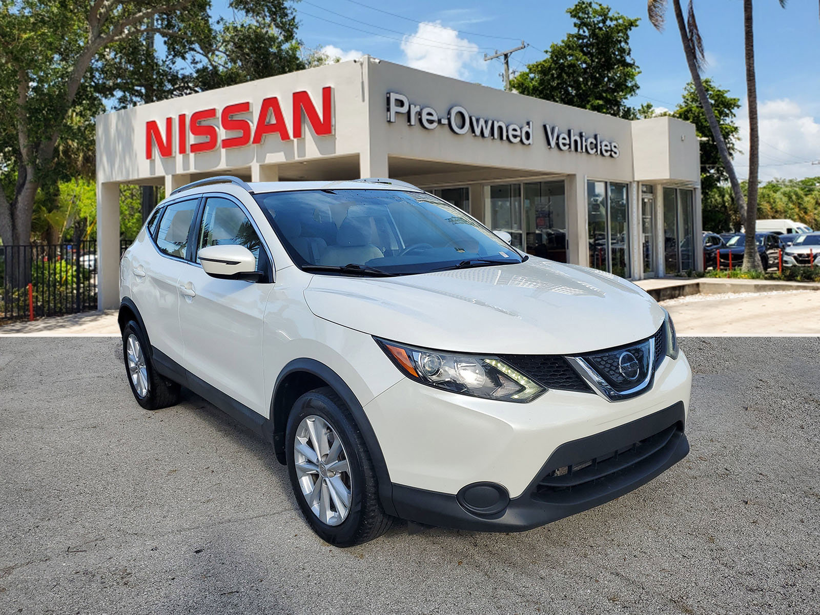 Used 2018 Nissan Rogue Sport SV image 3