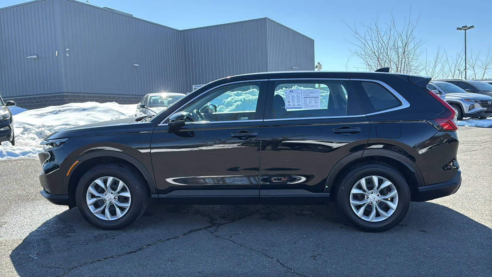 Used 2023 Honda CR-V LX image 4