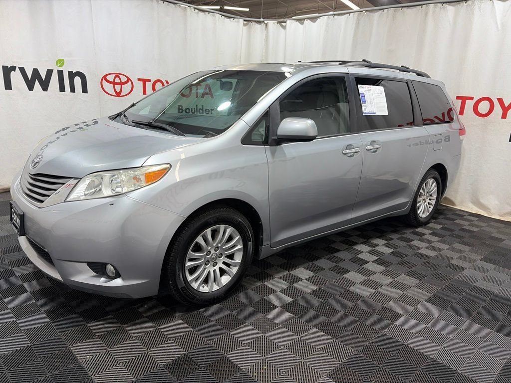 Used 2011 Toyota Sienna XLE w/ XLE Navigation Pkg FWD image 4