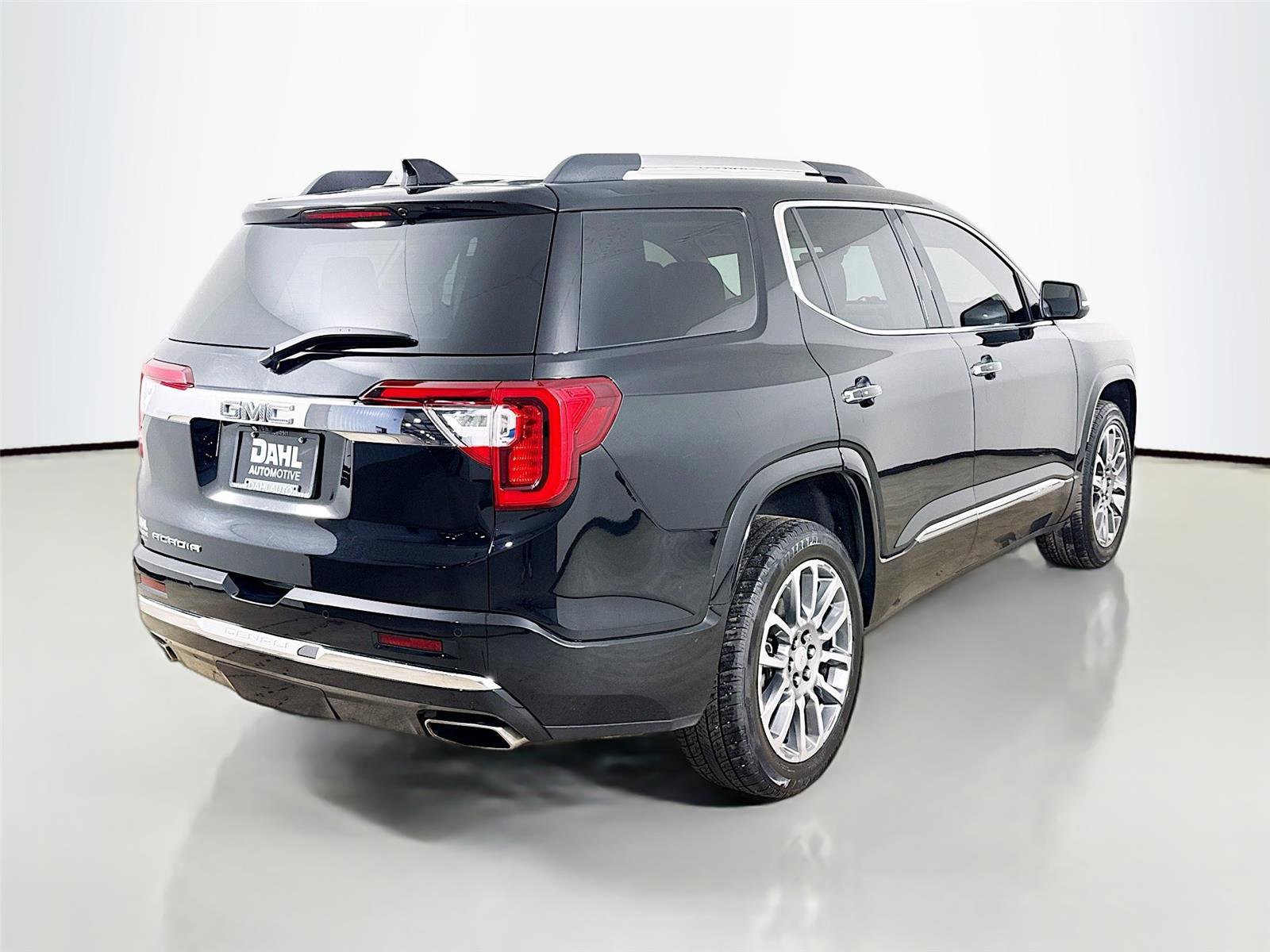 Used 2021 GMC Acadia Denali w/ GMC Pro Grade Package image 13