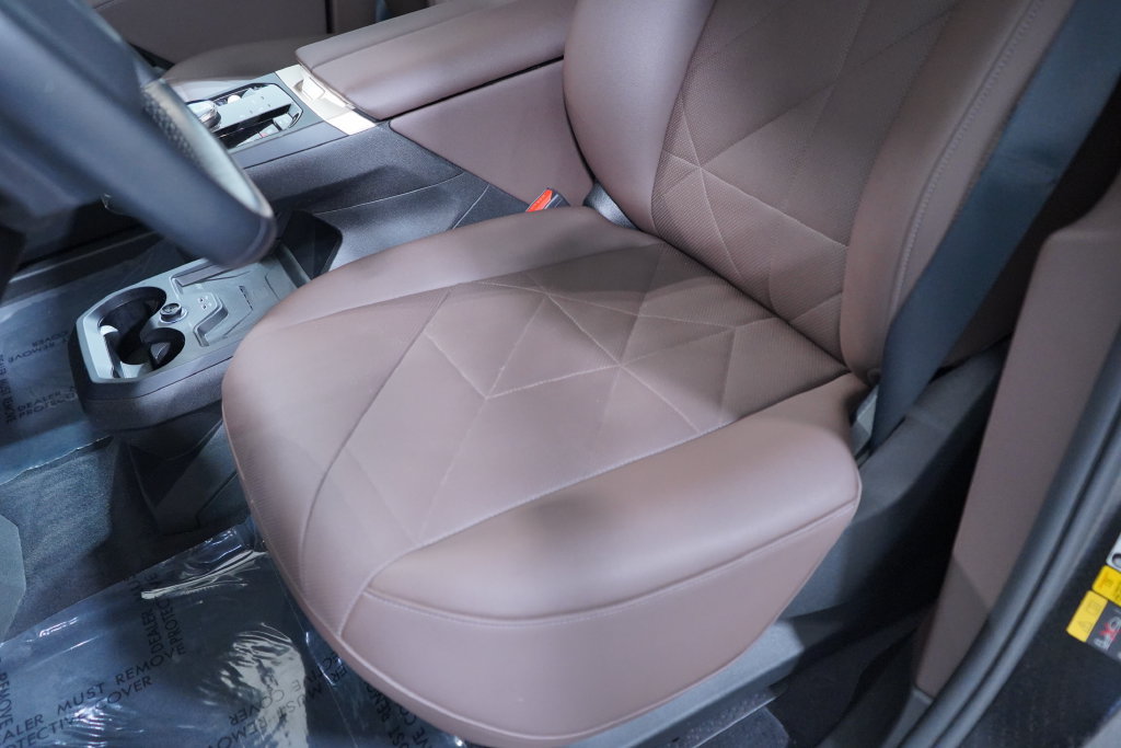 Used 2024 BMW iX xDrive50 AWD/4WD image 8