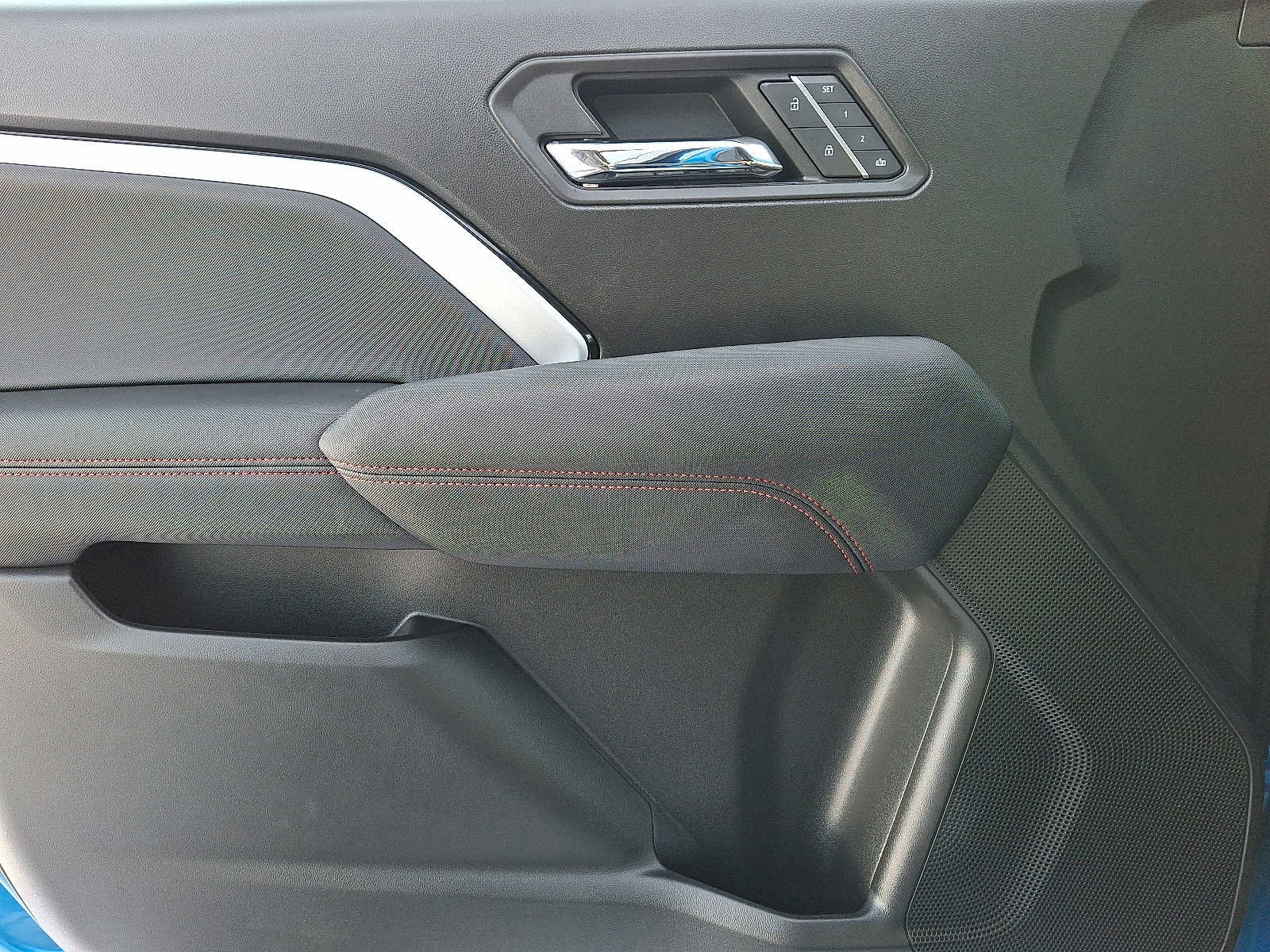 Used 2023 Chevrolet Colorado Z71 w/ Z71 Convenience Package 2 image 11