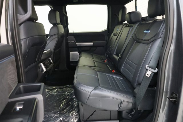 Used 2025 Ford F450 Platinum w/ FX4 Off-Road Package image 90