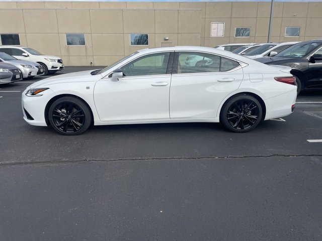 Used 2025 Lexus ES 300h w/ Premium Package image 3