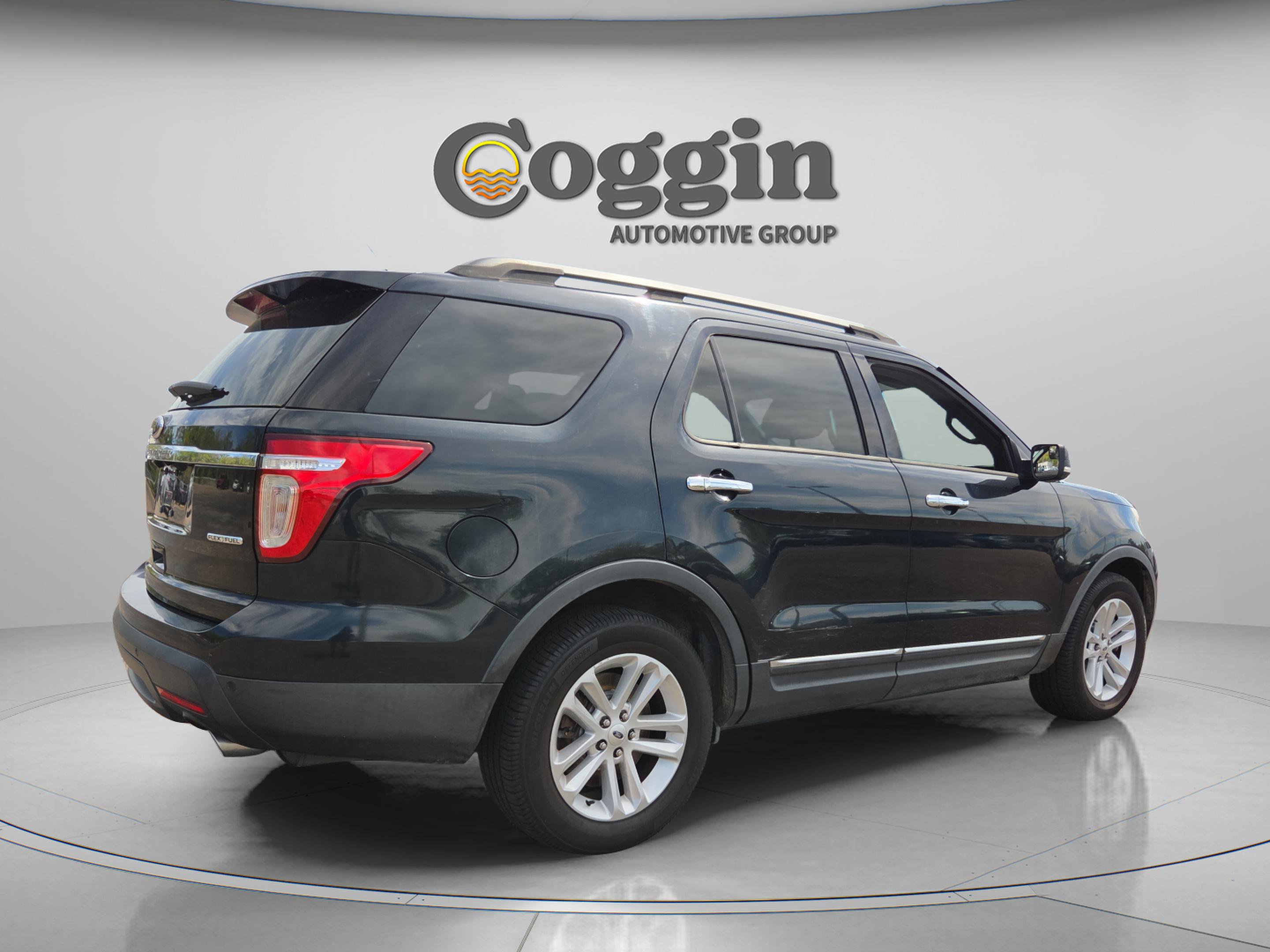 Used 2014 Ford Explorer XLT w/ Equipment Group 202A image 5