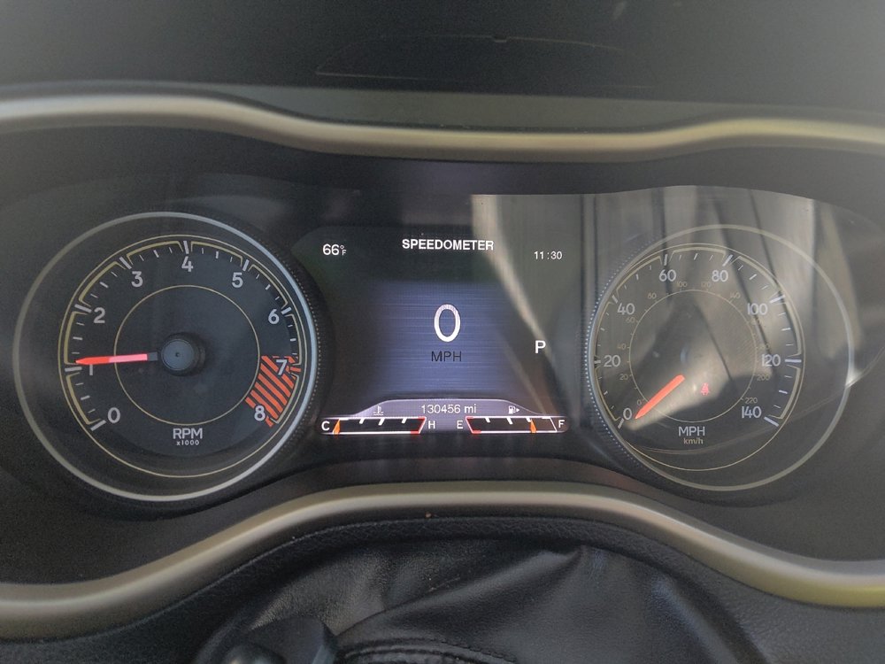 Used 2015 Jeep Cherokee Limited w/ Luxury Group image 23