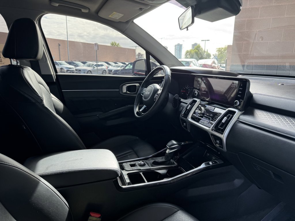 Used 2022 Kia Sorento SX image 45