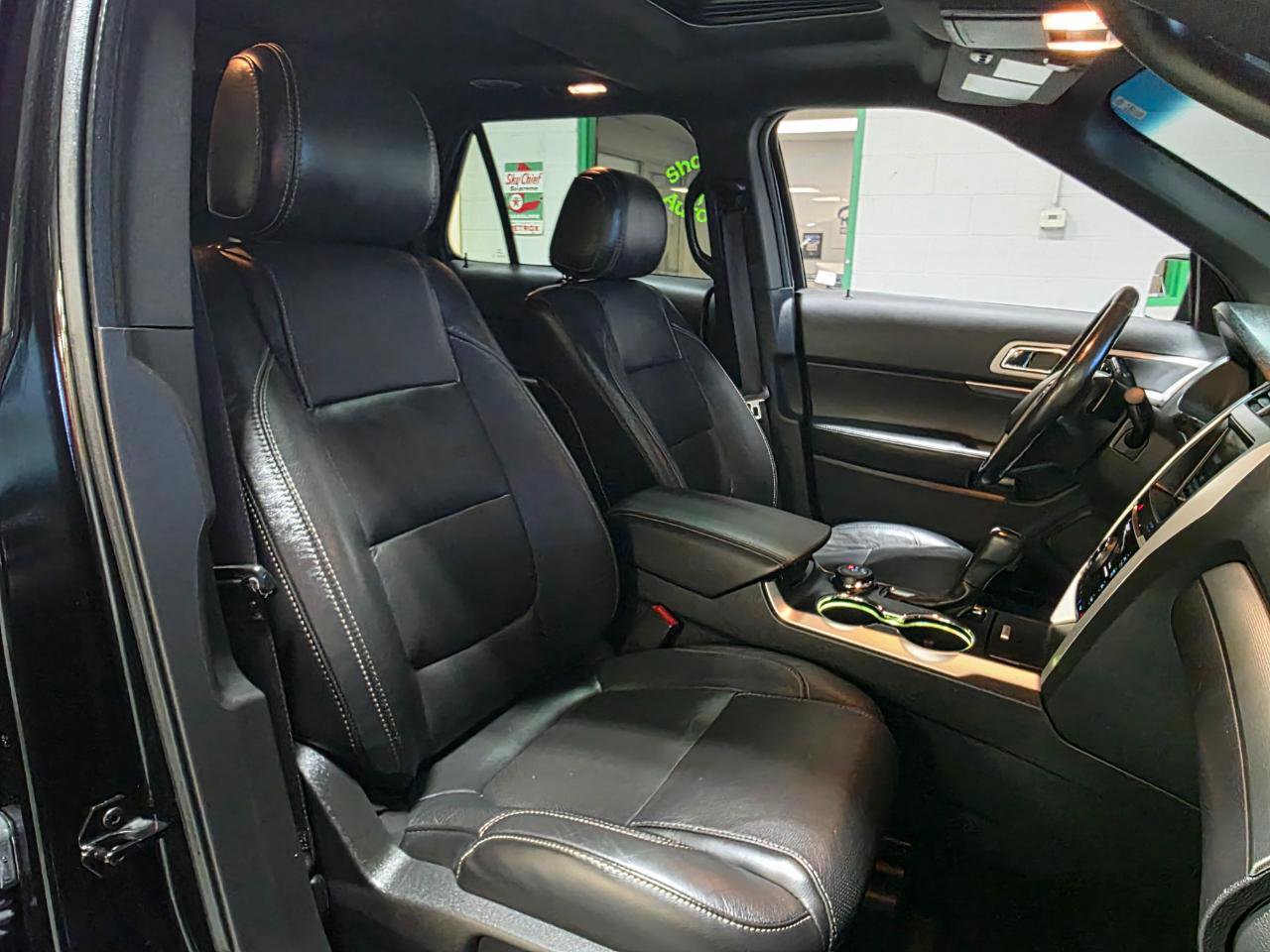 Used 2015 Ford Explorer Sport w/ Equipment Group 401A AWD/4WD image 27