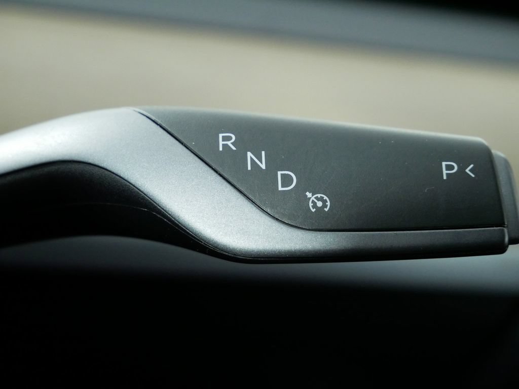 Used 2023 Tesla Model Y Long Range AWD/4WD image 27