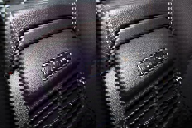 Used 2014 Land Rover Range Rover Evoque Dynamic image 23