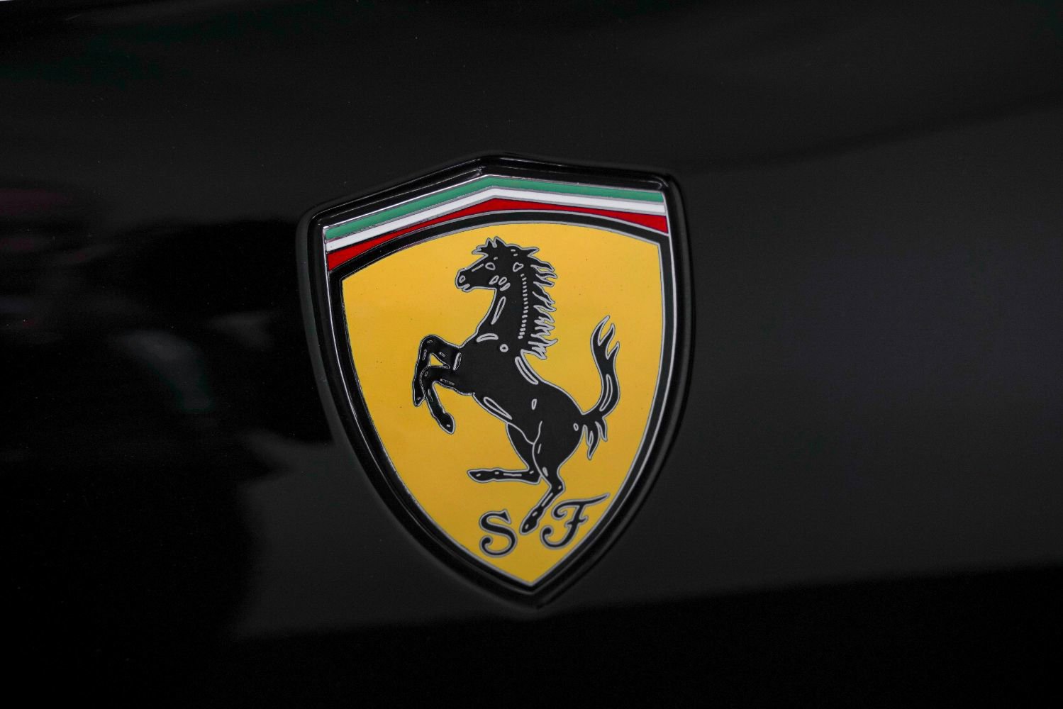 Used 2010 Ferrari California RWD image 20