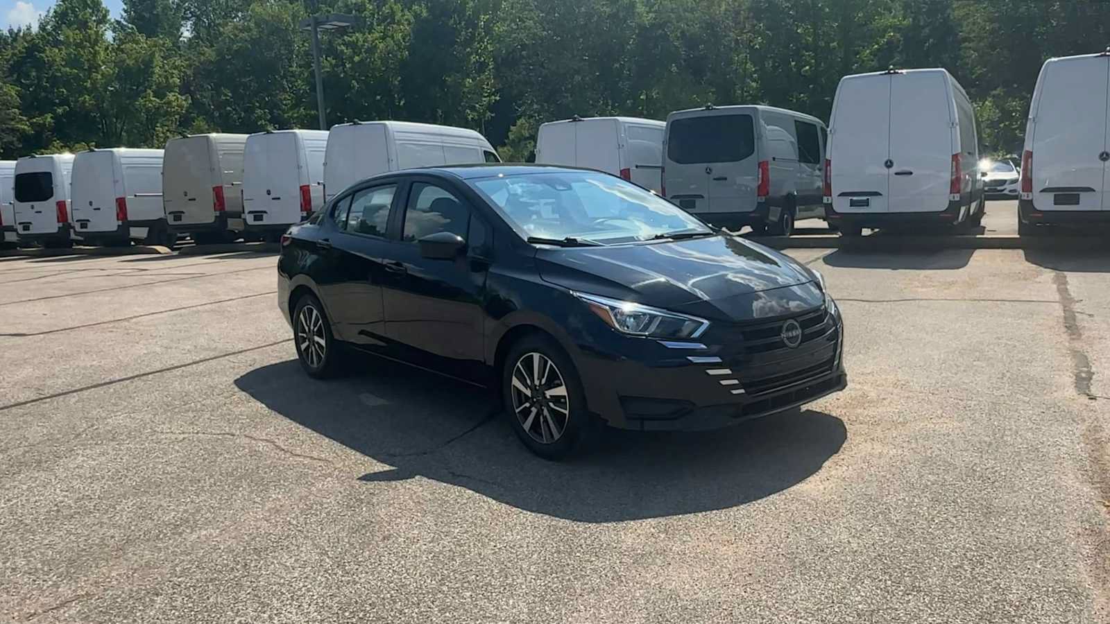 Used 2024 Nissan Versa SV FWD image 2