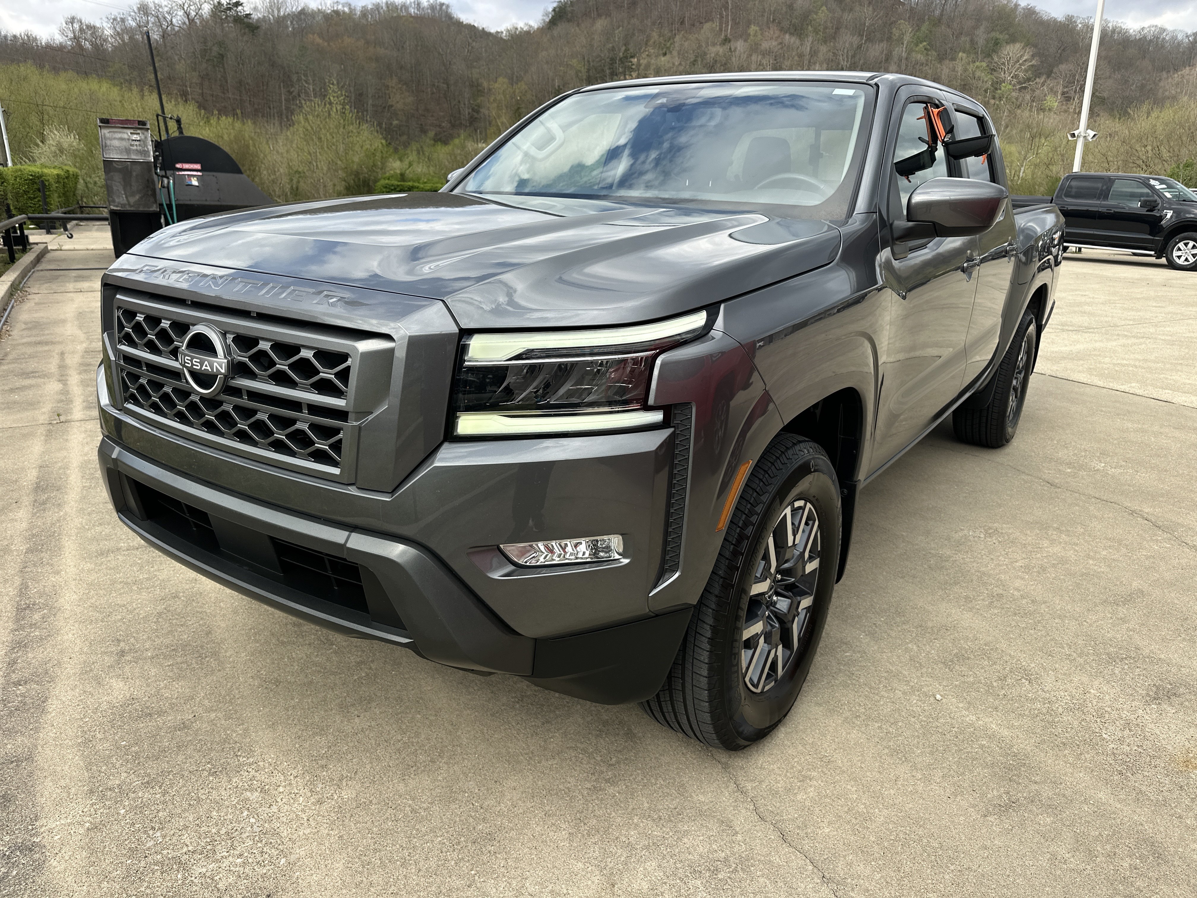 Used 2024 Nissan Frontier SL w/ Technology Package RWD image 5