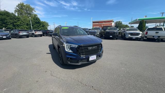 Used 2023 GMC Terrain SLT w/ Infotainment Package II AWD/4WD image 2