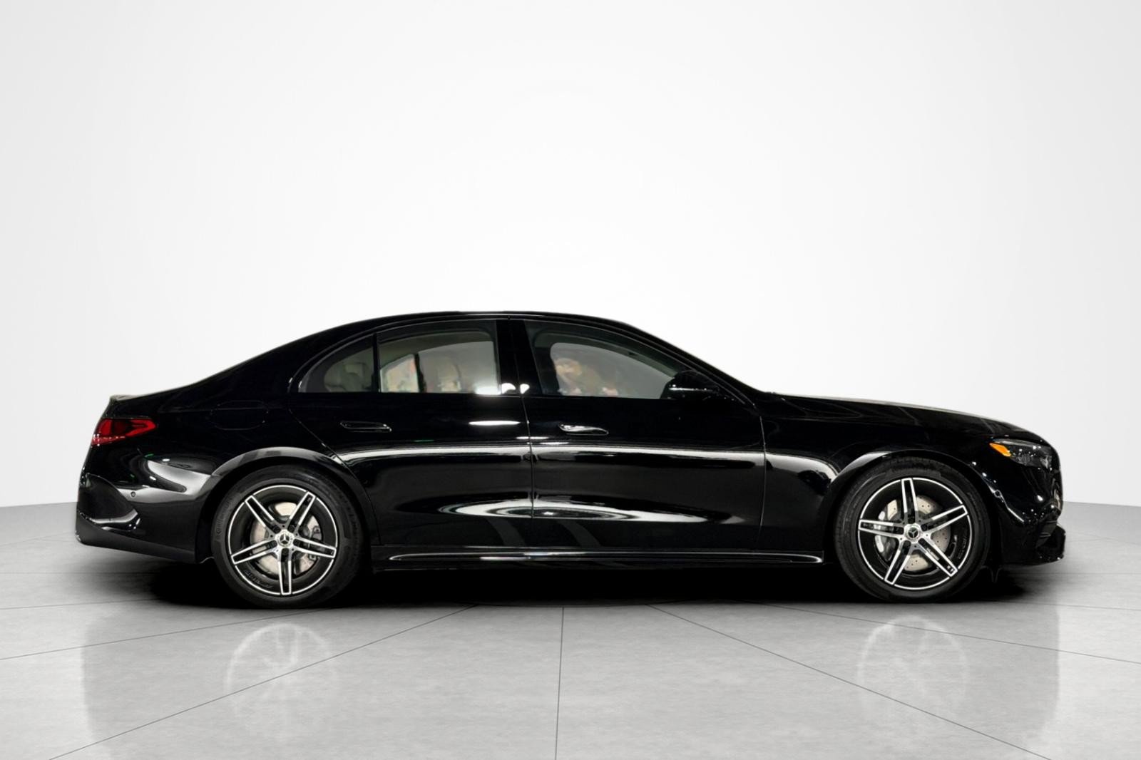 New 2027 Mercedes-Benz E 450 4MATIC Sedan image 6