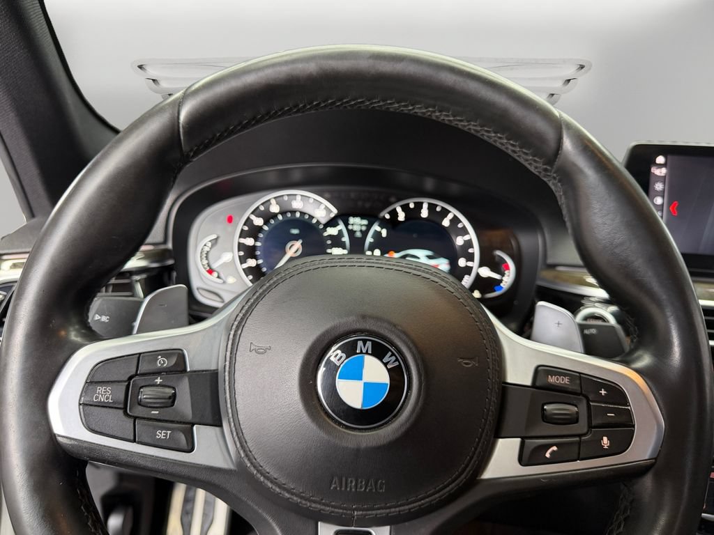 Used 2019 BMW 530i w/ M Sport Package RWD image 19
