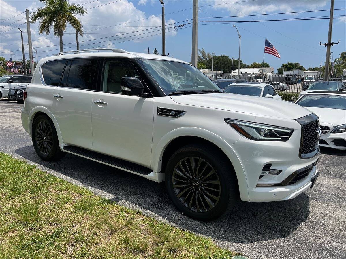 Used 2023 INFINITI QX80 Premium Select w/ All-Season Package AWD/4WD image 4