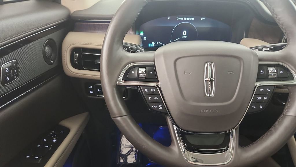 Used 2023 Lincoln Nautilus Reserve w/ Equipment Group 201A image 20