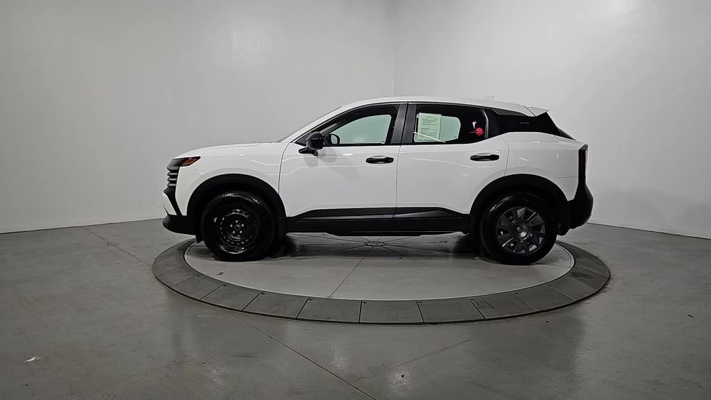 Used 2025 Nissan Kicks S image 2