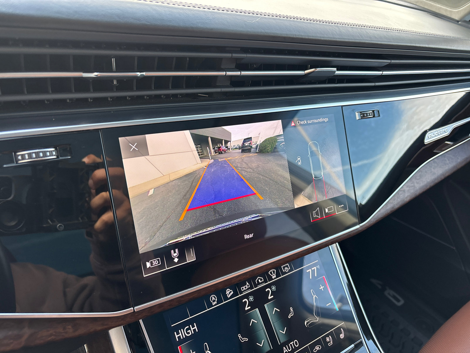 Used 2020 Audi Q7 3.0T Prestige w/ Prestige Package image 21