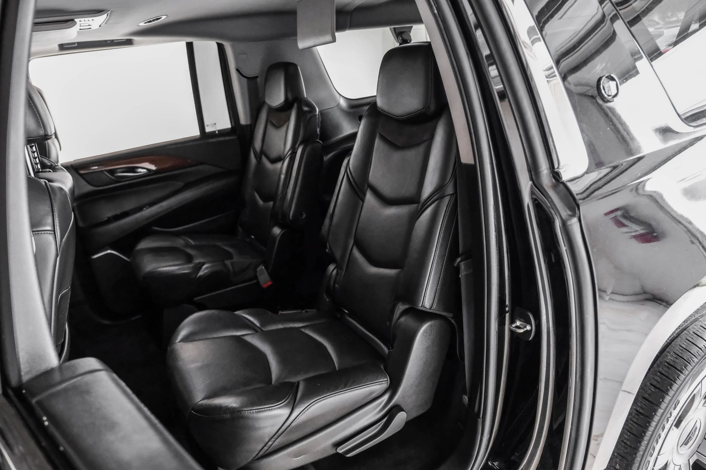 Used 2015 Cadillac Escalade ESV Premium AWD/4WD image 36