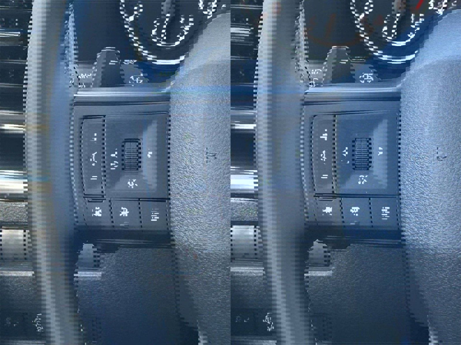 New 2026 Nissan Rogue SV image 25