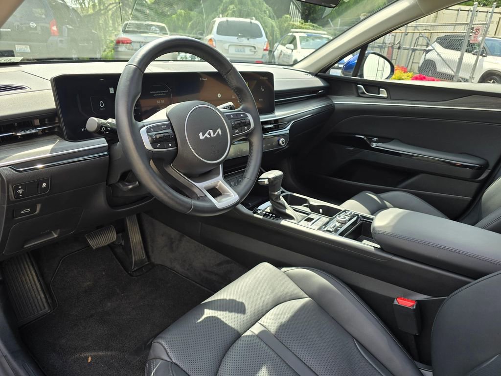 Used 2025 Kia K5 EX FWD image 11
