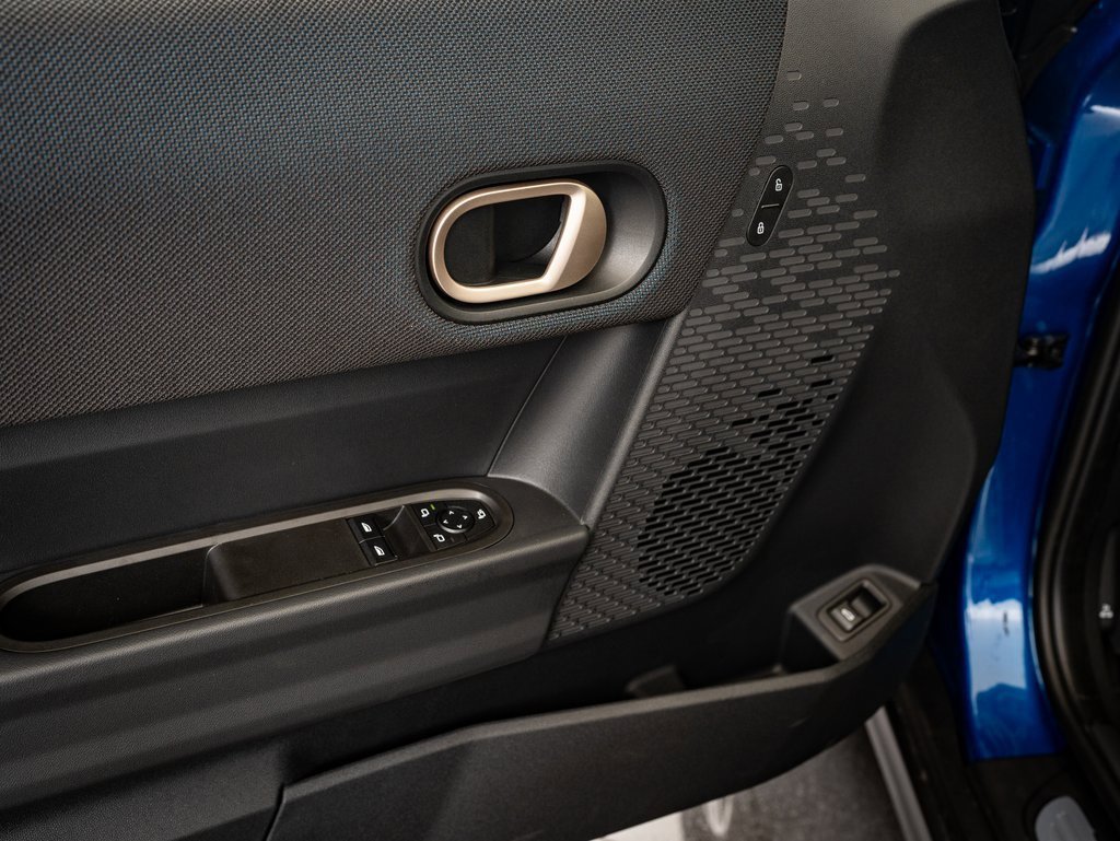 Certified 2025 MINI Cooper 2-Door Hardtop image 22