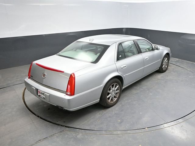 Used 2010 Cadillac DTS Luxury FWD image 37