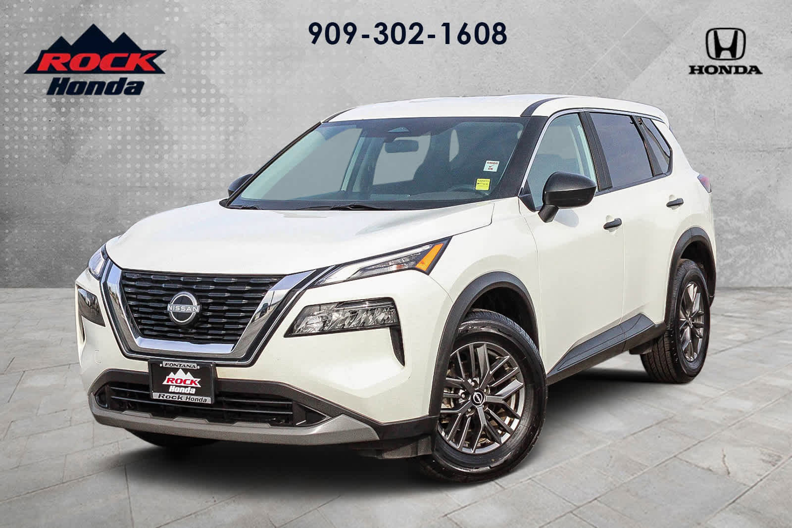 Used 2023 Nissan Rogue S image 1