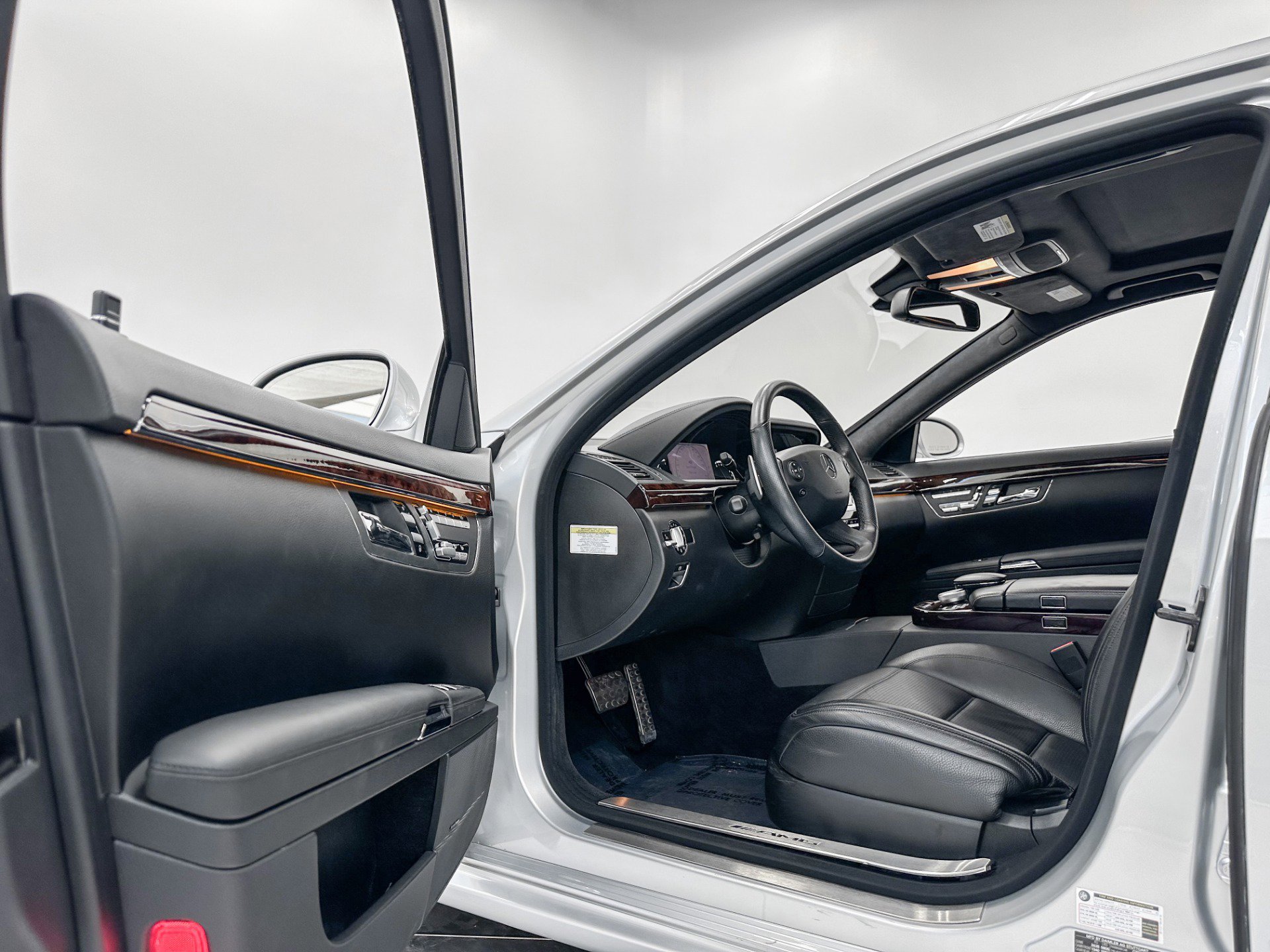 Used 2009 Mercedes-Benz S 63 AMG image 19