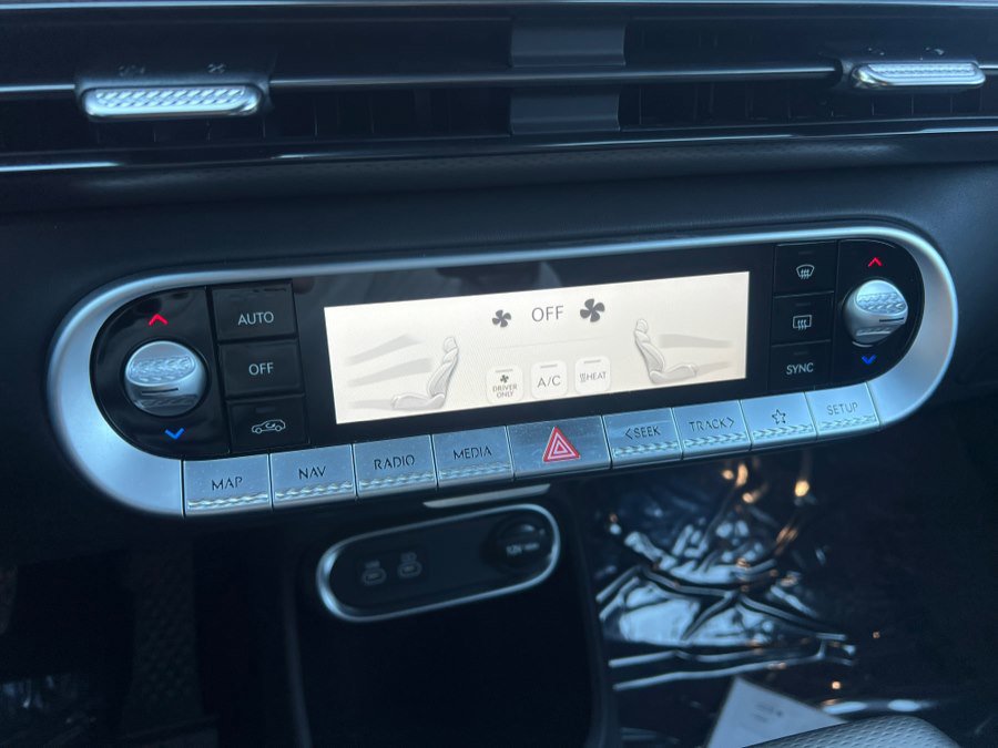 Used 2023 Genesis GV60 Advanced image 29