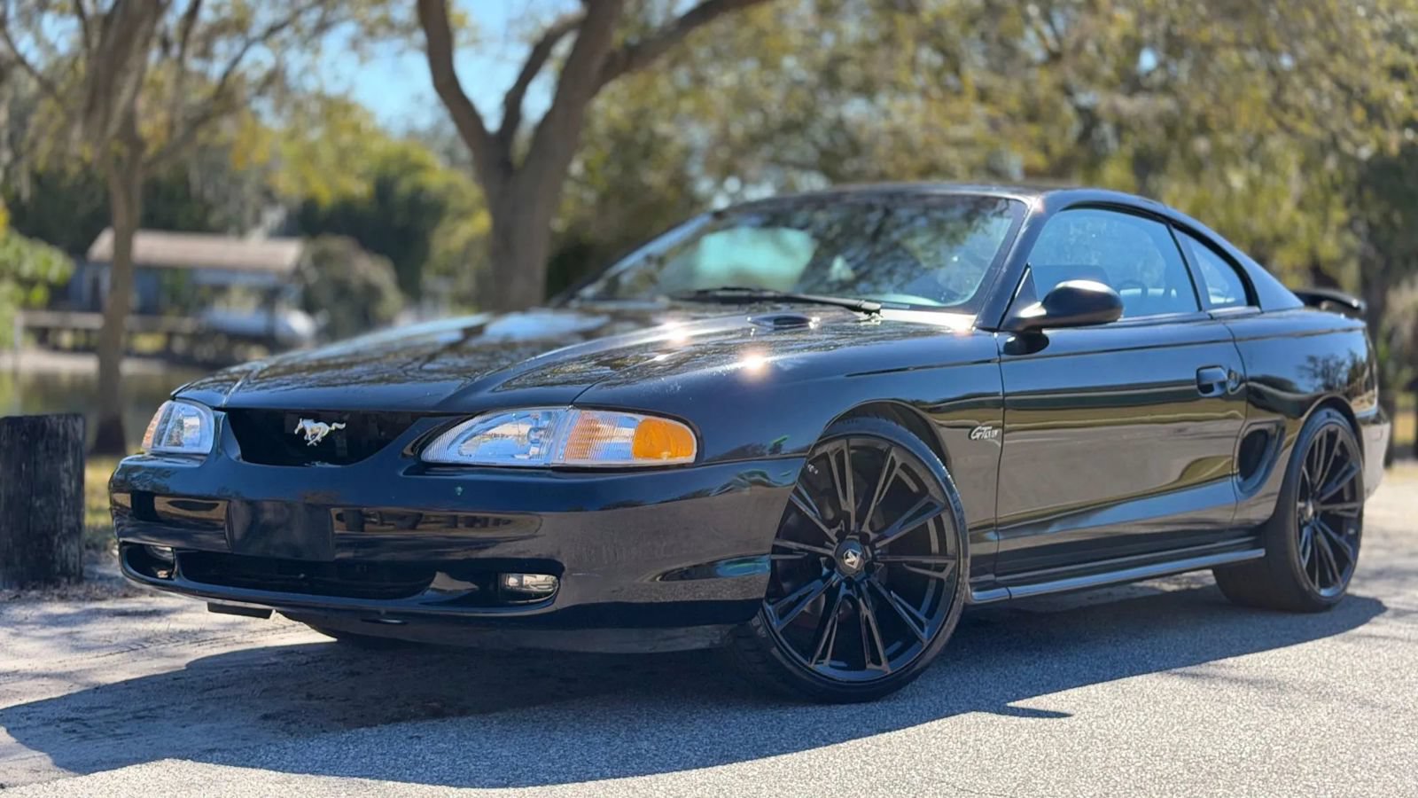 Used 1998 Ford Mustang GT RWD image 2