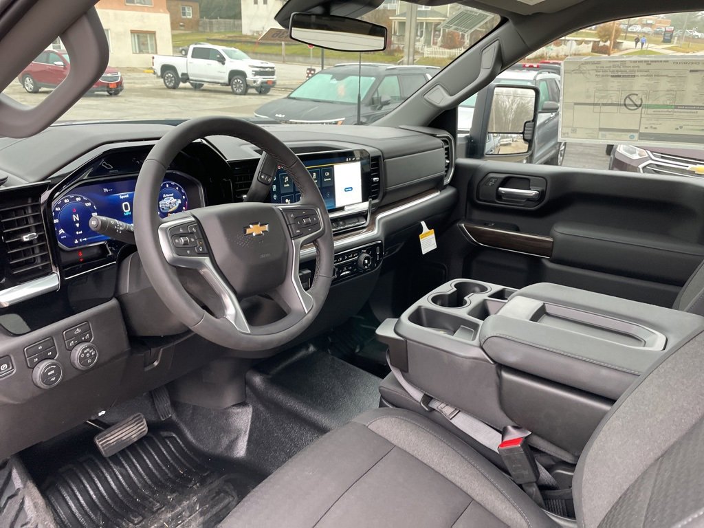 New 2026 Chevrolet Silverado 3500 LT image 5