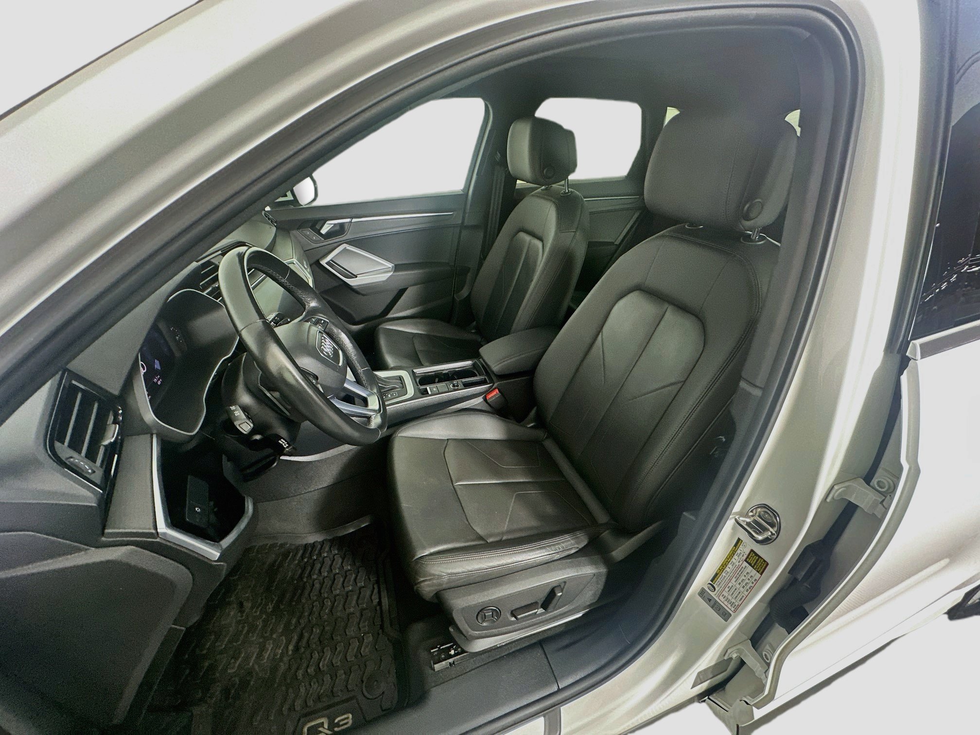 Used 2021 Audi Q3 2.0T Premium w/ Convenience Package AWD/4WD image 13