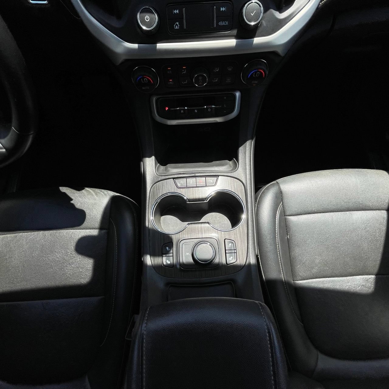 Certified 2023 GMC Acadia SLT FWD image 19