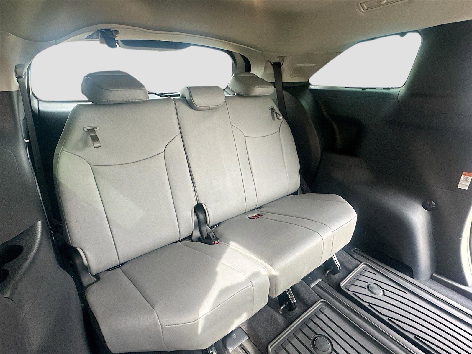 New 2026 Toyota Sienna XLE image 27