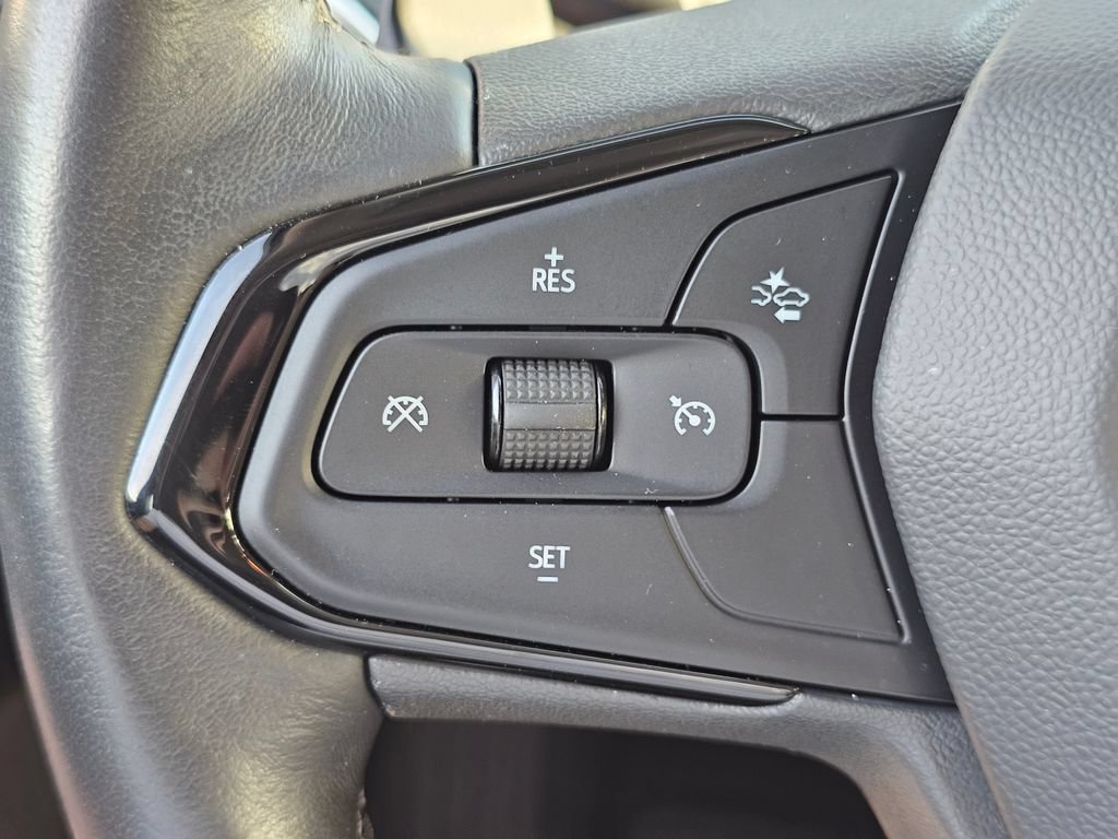 Used 2023 Chevrolet Bolt EUV LT FWD image 27