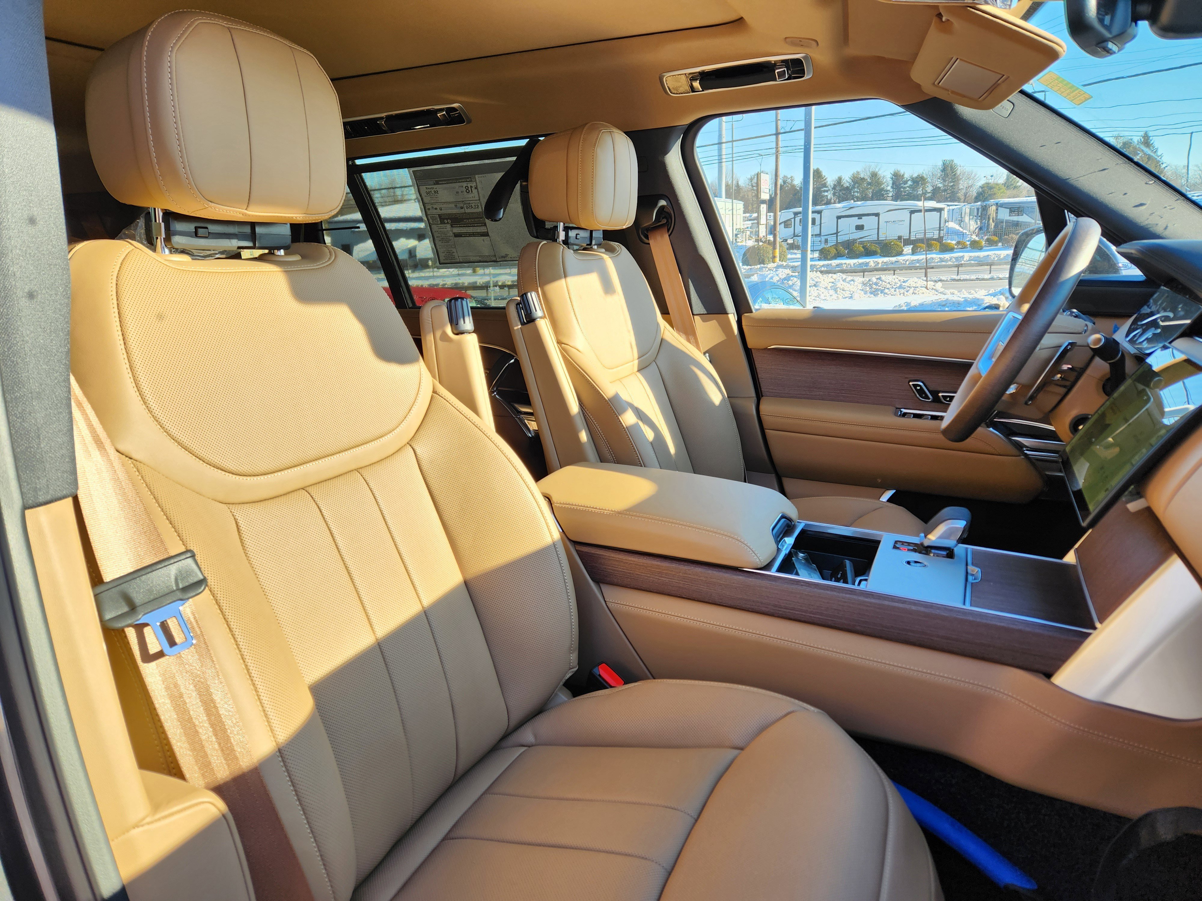 New 2026 Land Rover Range Rover Long Wheelbase SE image 12