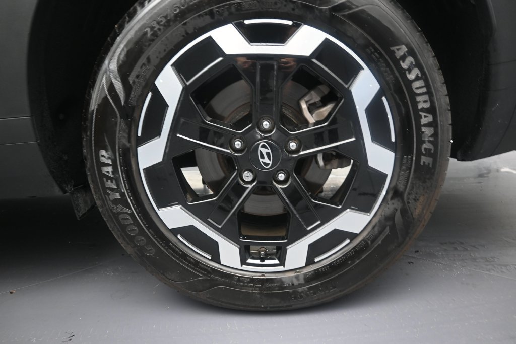 Used 2025 Hyundai Santa Fe SEL FWD image 10