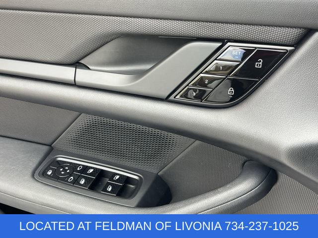 Used 2021 Porsche Taycan image 24