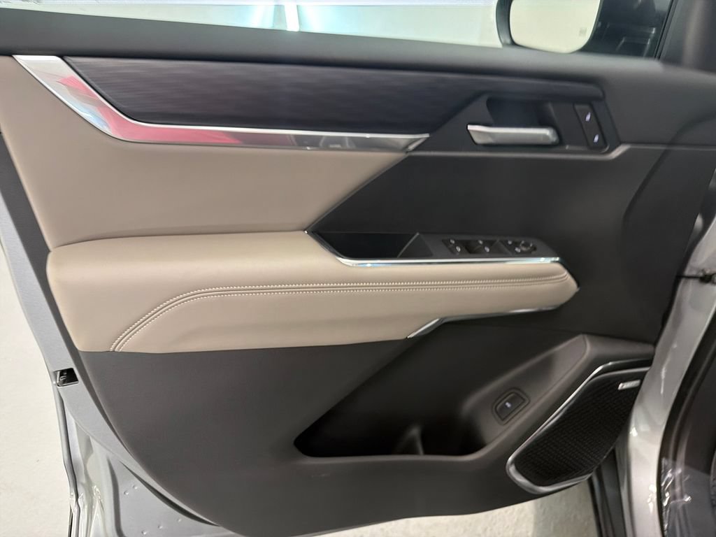 New 2026 GMC Acadia Elevation w/ Elevation Premium Package FWD image 12