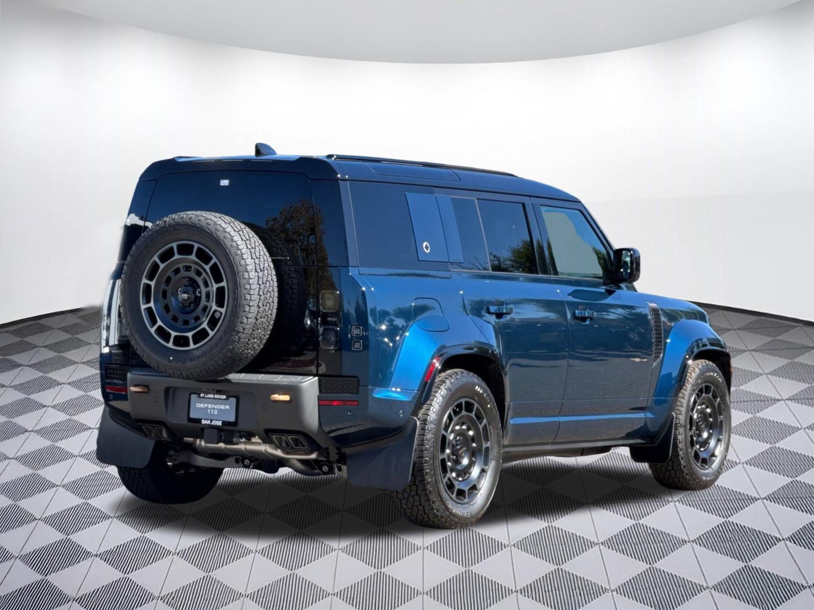 New 2026 Land Rover Defender 110 OCTA AWD/4WD image 9