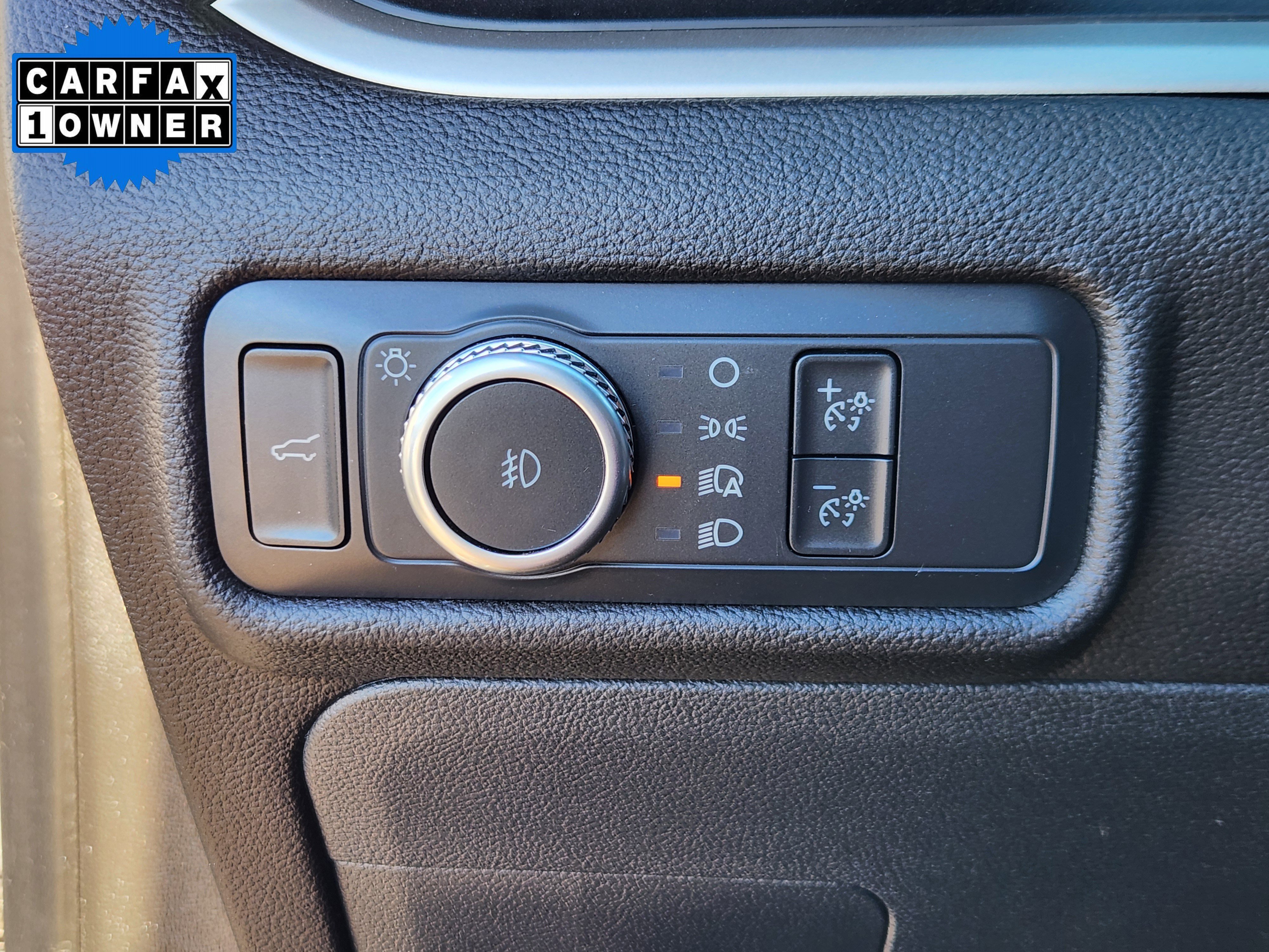 Used 2022 Ford Explorer XLT w/ Equipment Group 202A image 27