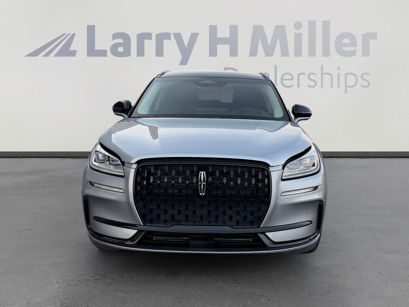 Used 2023 Lincoln Corsair Reserve w/ Equipment Group 202A image 8