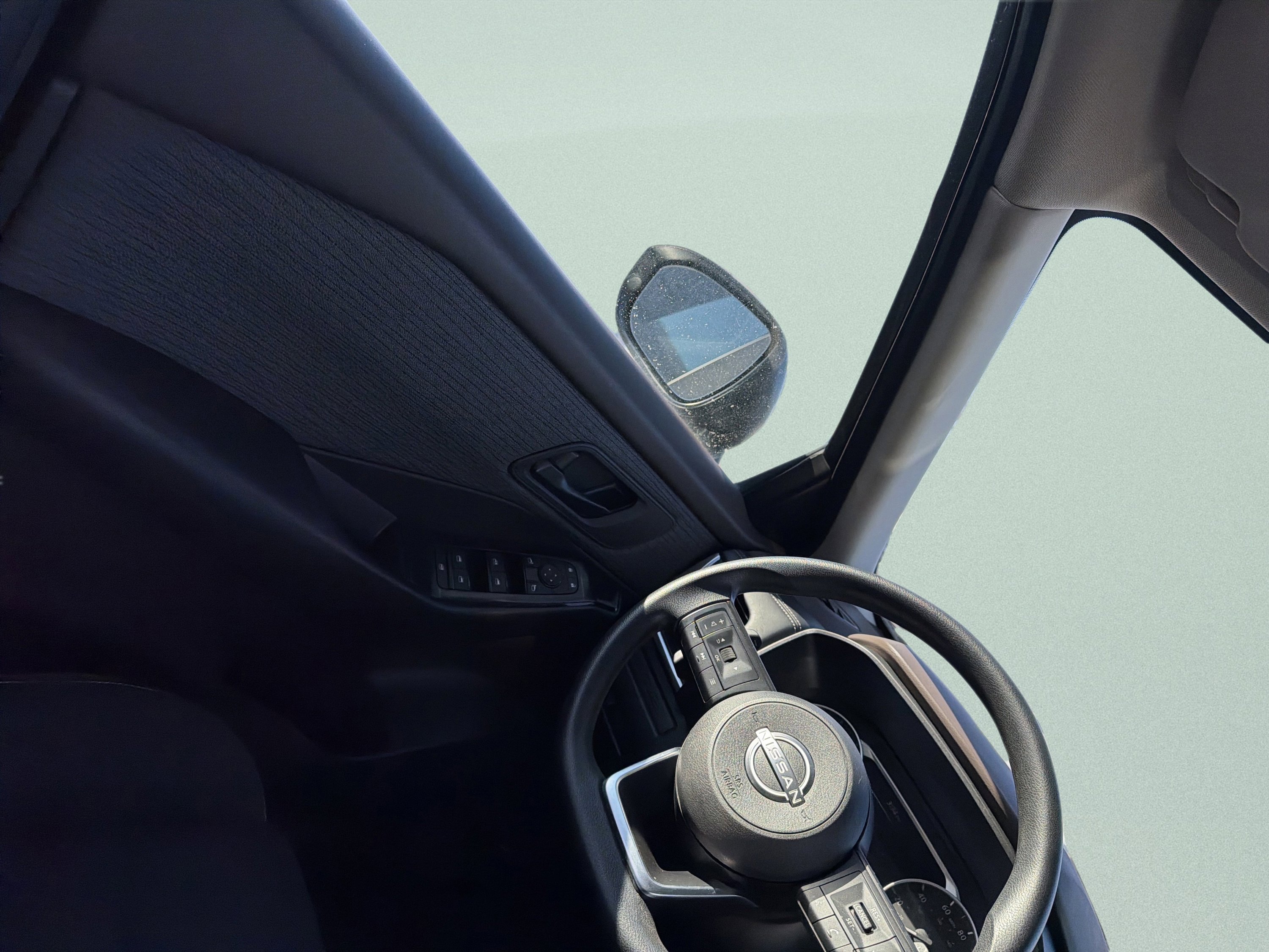 Used 2023 Nissan Rogue S image 21