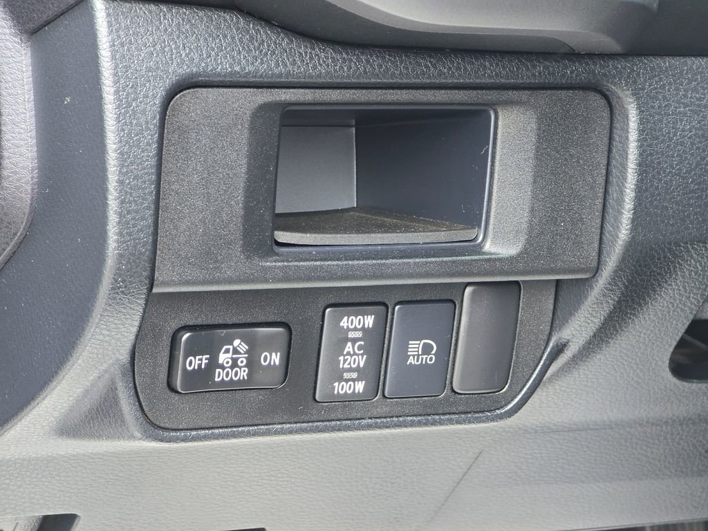 Used 2019 Toyota Tacoma TRD Sport w/ Technology Package image 7