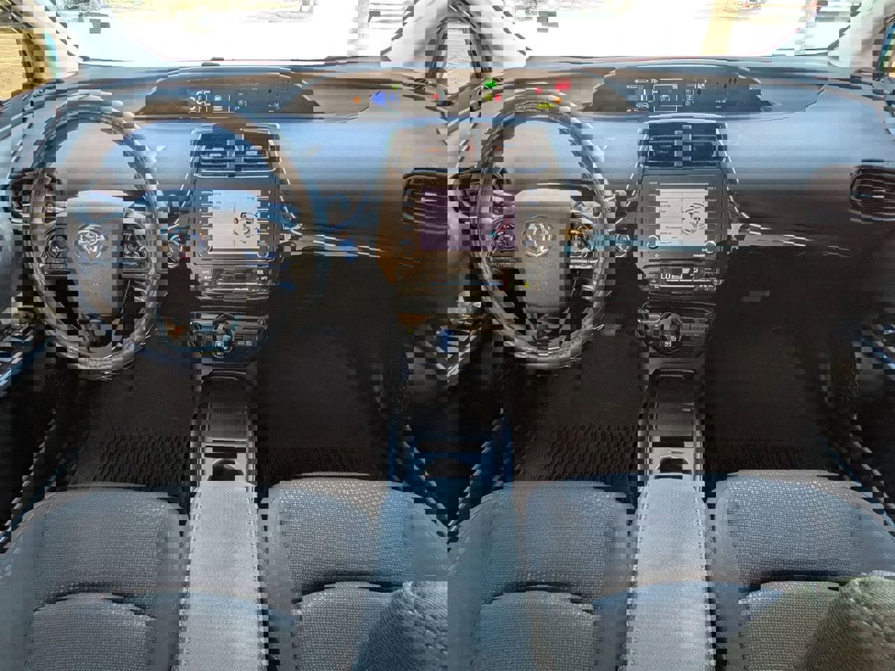 Used 2022 Toyota Prius LE image 21