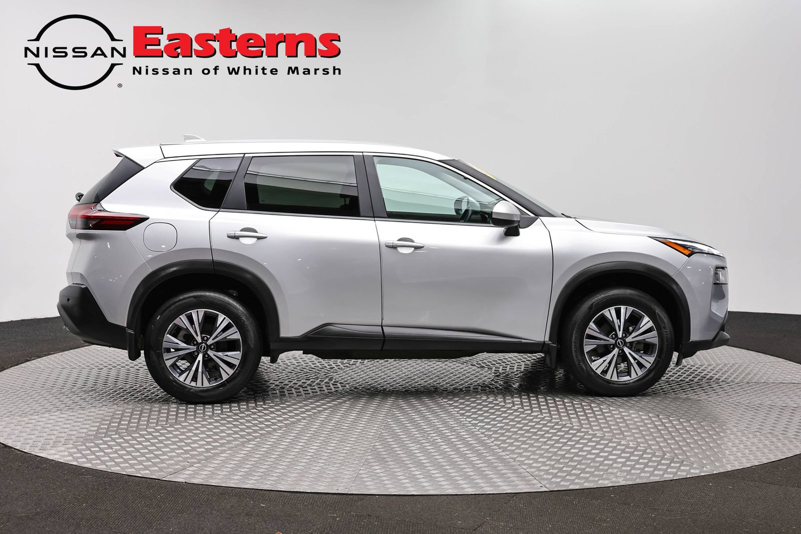 Used 2023 Nissan Rogue SV AWD/4WD image 4